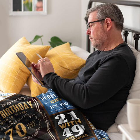 VXDRZGT lightweight luxury blanket is ideal for movies or reading.