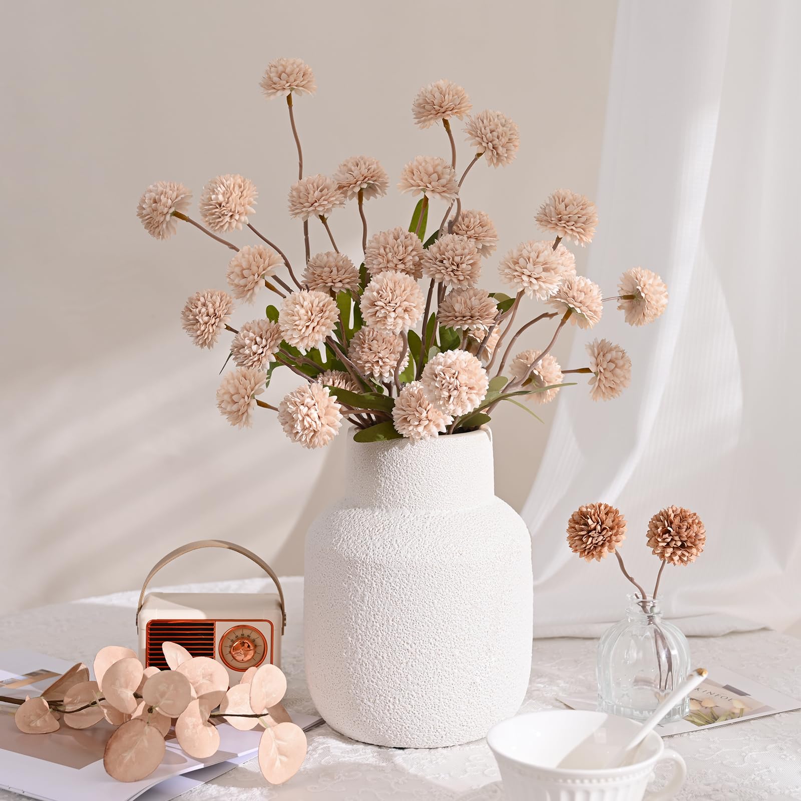 Waipfaru 18-inch silk stem offers flexible shaping for custom arrangements.