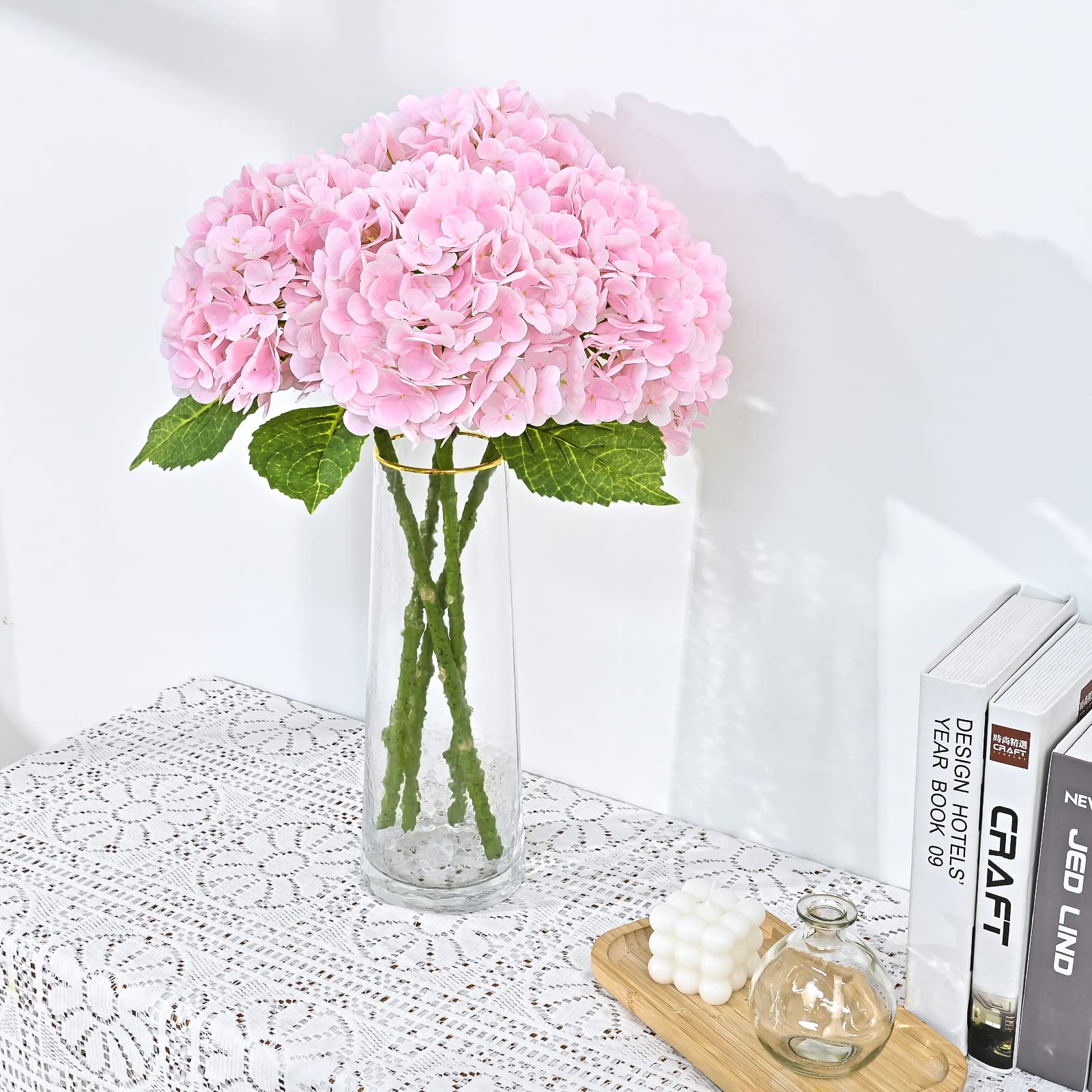 Waipfaru 3D butterflies add whimsy to any DIY bouquet.