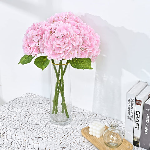 Waipfaru 3D butterflies add whimsy to any DIY bouquet.