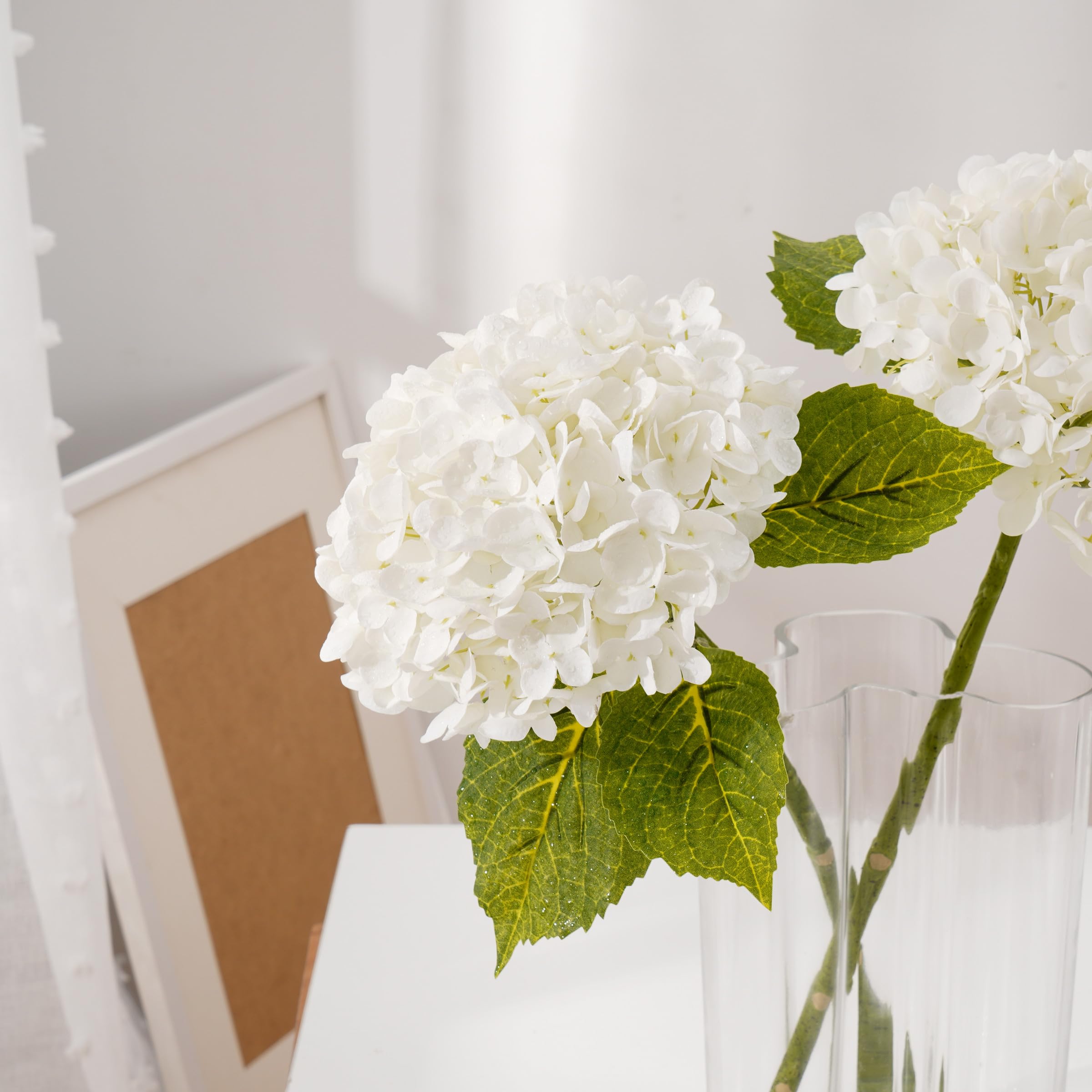 Waipfaru versatile home decor set adds seasonal color.