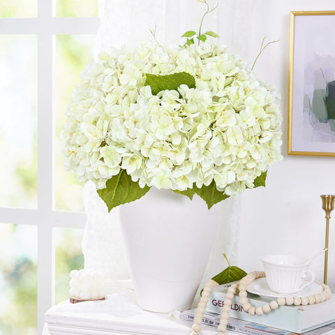 Waipfaru hydrangea arrangement ideas for versatile home events.