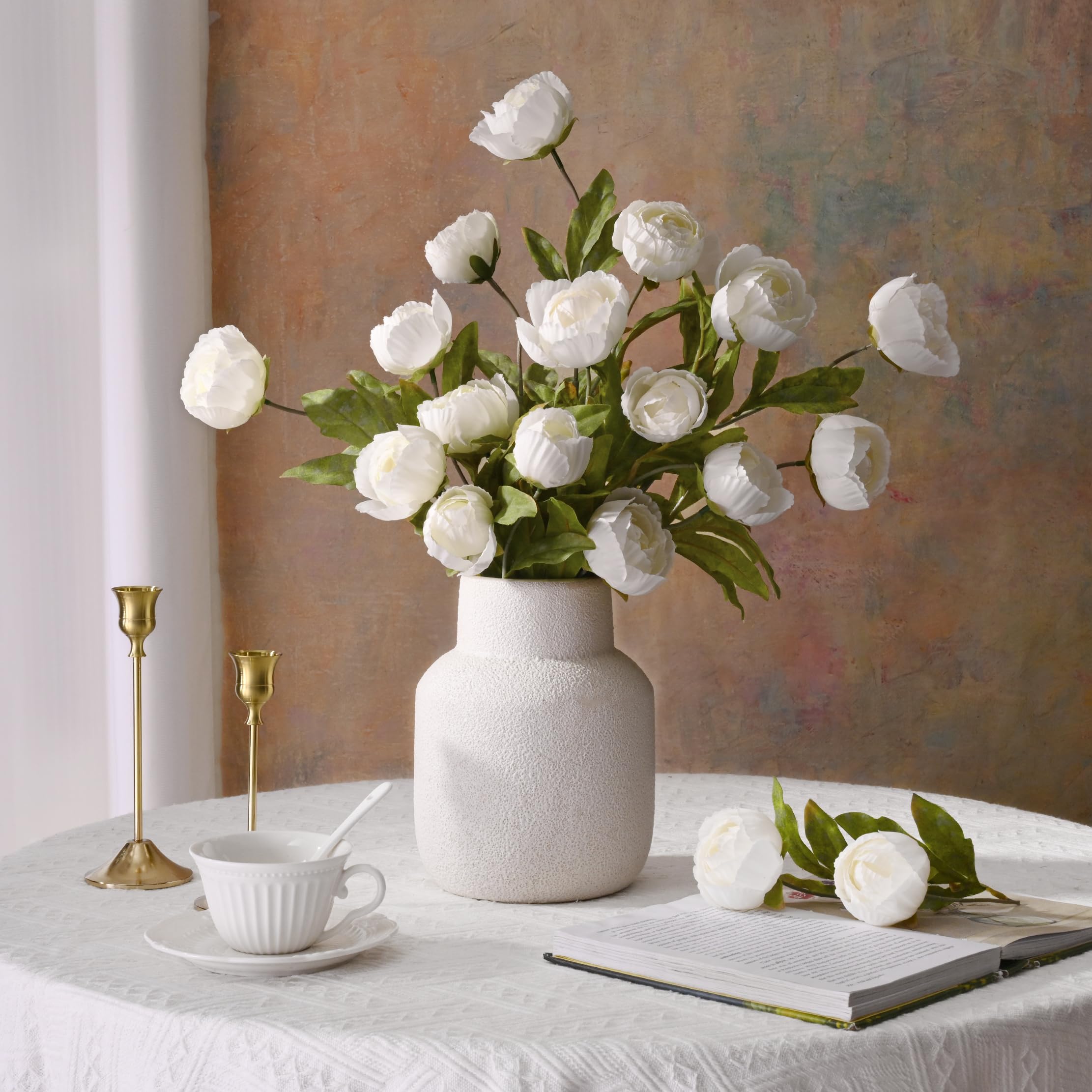 Waipfaru artificial flowers stay vibrant year after year.
