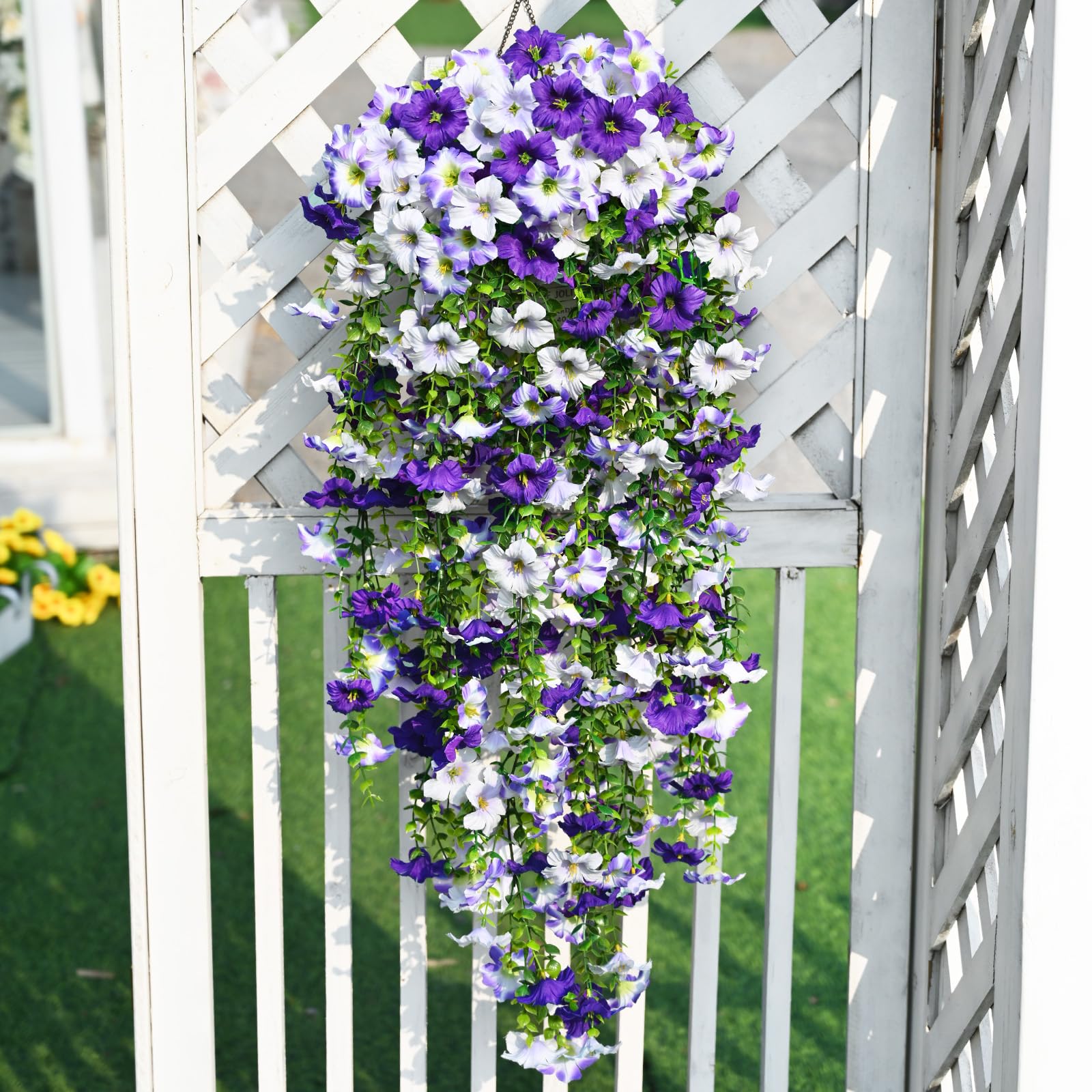 Waipfaru UV-resistant outdoor flowers endure sun and rain without fading.