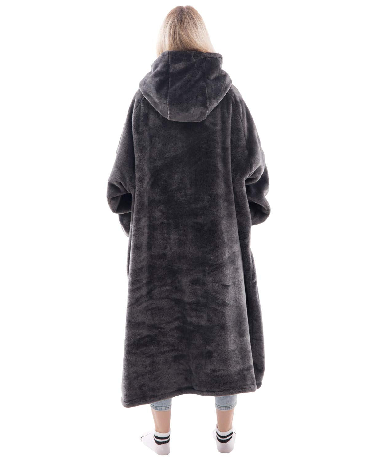 Waitu wearable blanket hoodie sleeves provide freedom of movement while staying warm