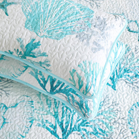 Wake In Cloud queen/full quilt set measures 90x95 inches for versatile bedding