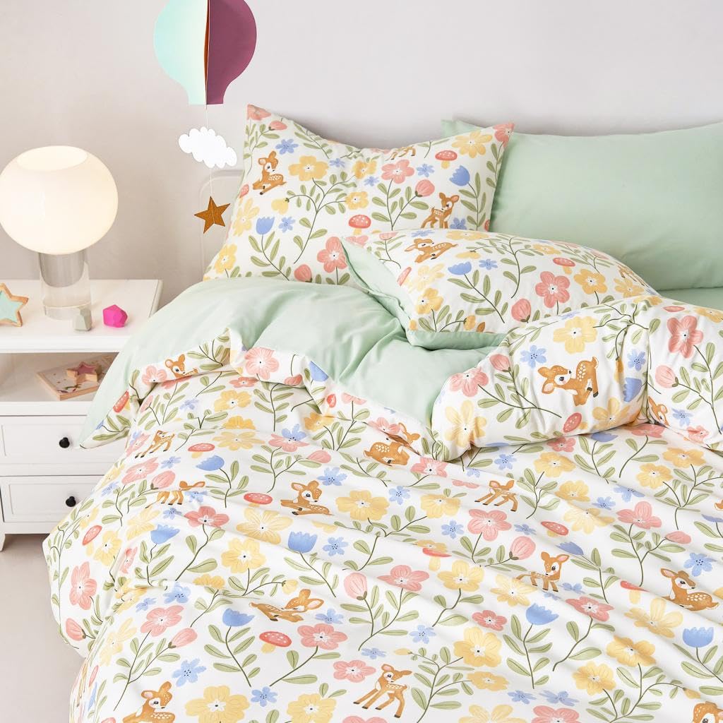 Wake In Cloud colorful botanical flowers print on bedding for vibrant kids’ room