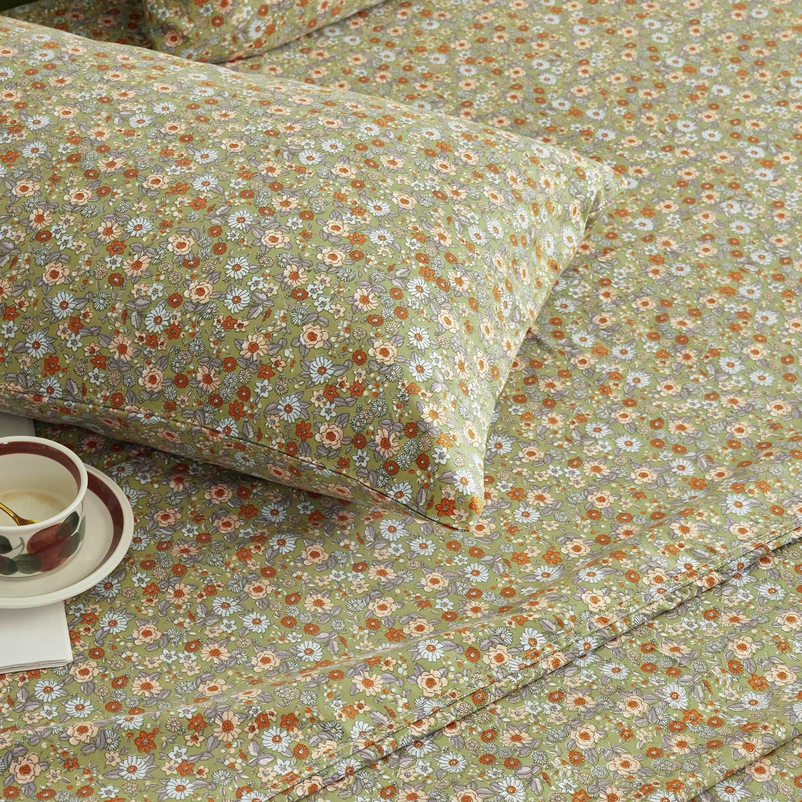 Wake In Cloud deep-pocket fitted sheet stretches over mattress with secure, wrinkle-free fit