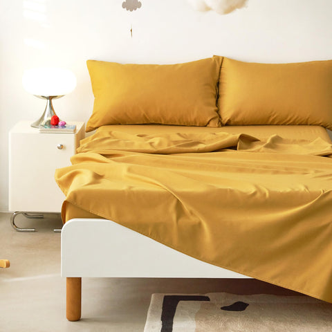 Wake In Cloud bedding features durable stitching to prevent filling shifting.