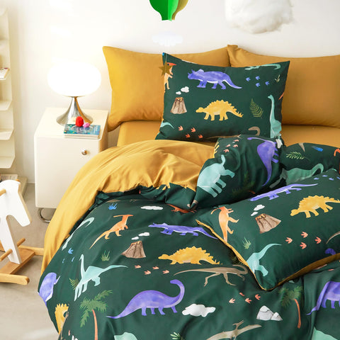 Wake In Cloud soft microfiber comforter provides lightweight warmth for all-season use.