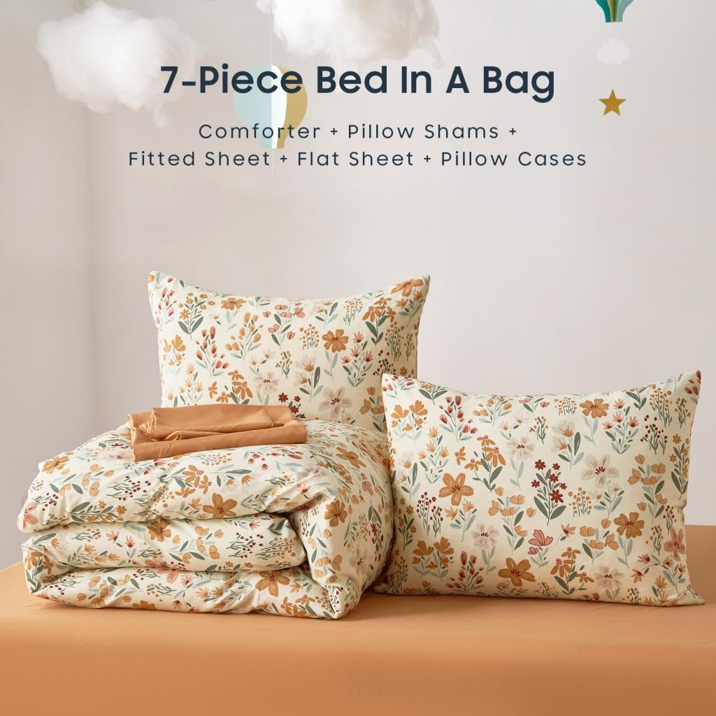 Wake In Cloud floral bedding set pillowcases 20x30 detail, extra room for larger pillows.
