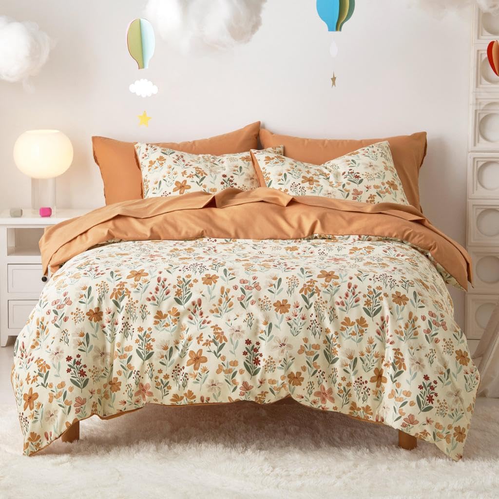 Wake In Cloud twin comforter close-up with vibrant floral print for cozy nights.