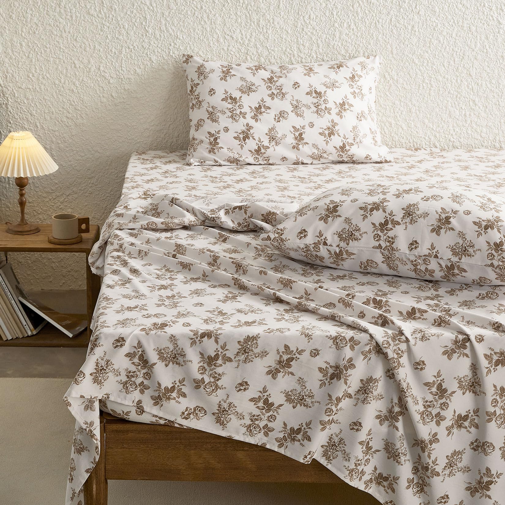 Wake In Cloud king-size fitted sheet fits 16-inch deep pockets securely