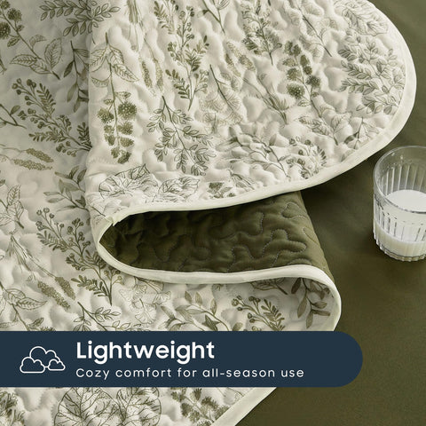 Wake In Cloud queen/full 3-piece set fits a range of bed sizes with style.
