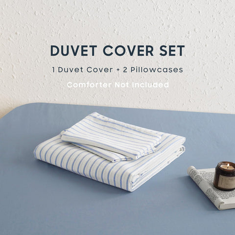 Wake In Cloud queen-size duvet cover on bed demonstrates easy setup.