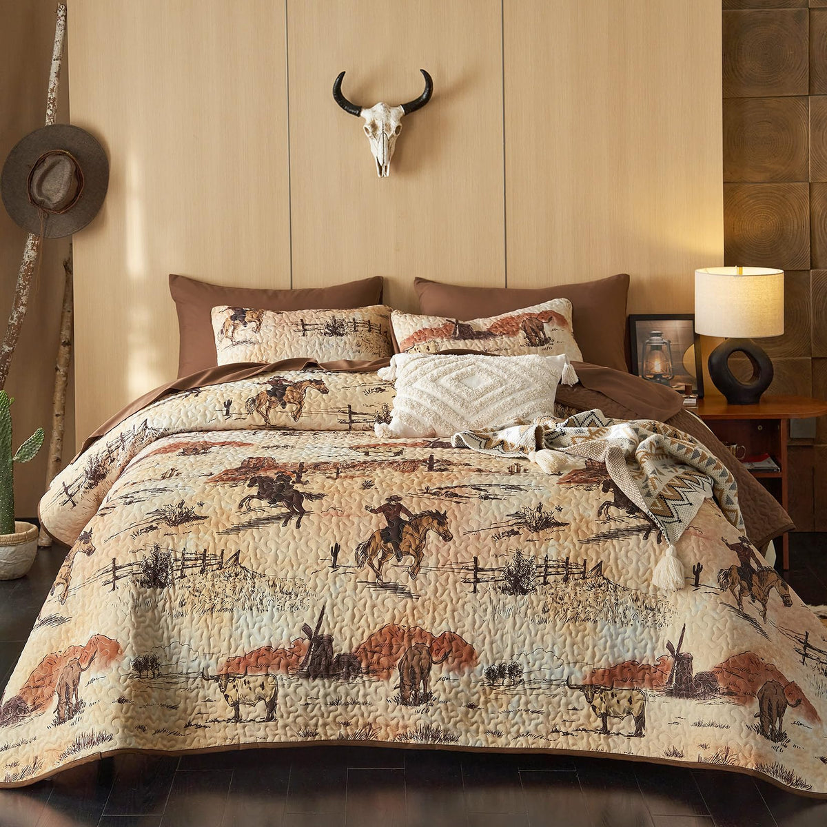 Wake In Cloud western quilt set with cowboy-pattern design adds rustic charm to cabin or ranch bedrooms.