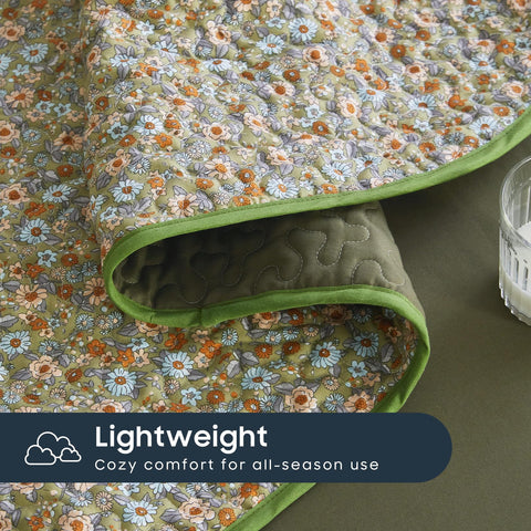 Wake In Cloud dorm-room comfort with lightweight versatility