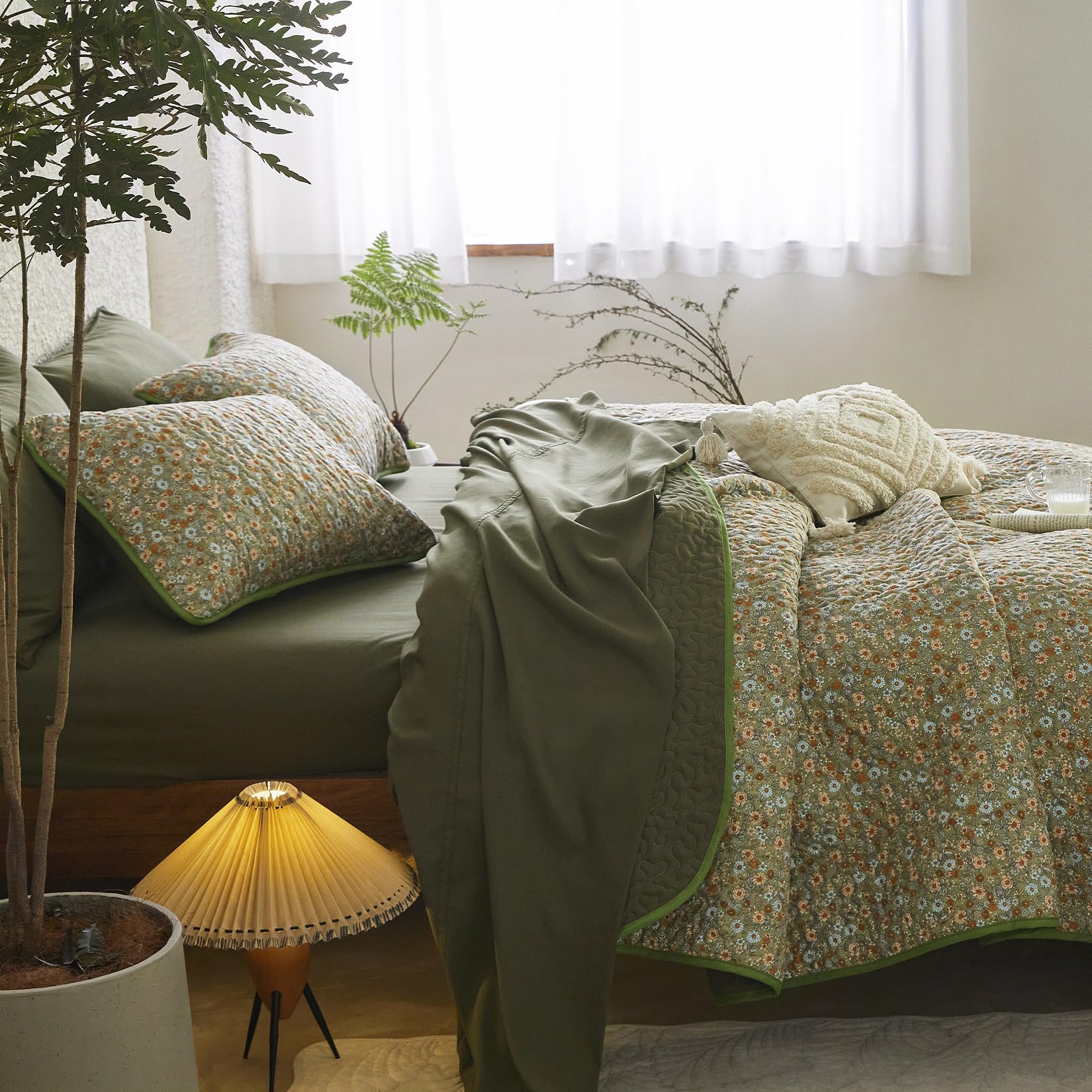 Wake In Cloud quilt features triple-stitch construction to prevent fill shifting
