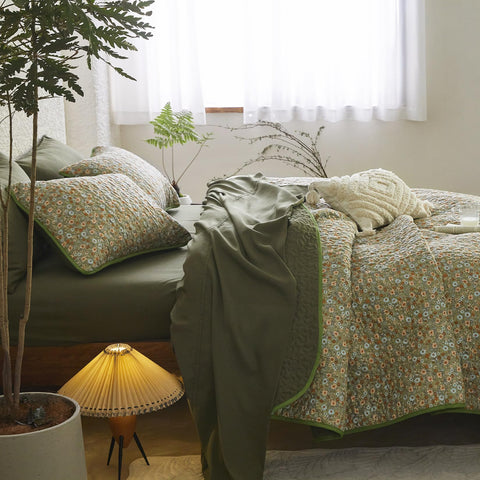 Wake In Cloud quilt features triple-stitch construction to prevent fill shifting