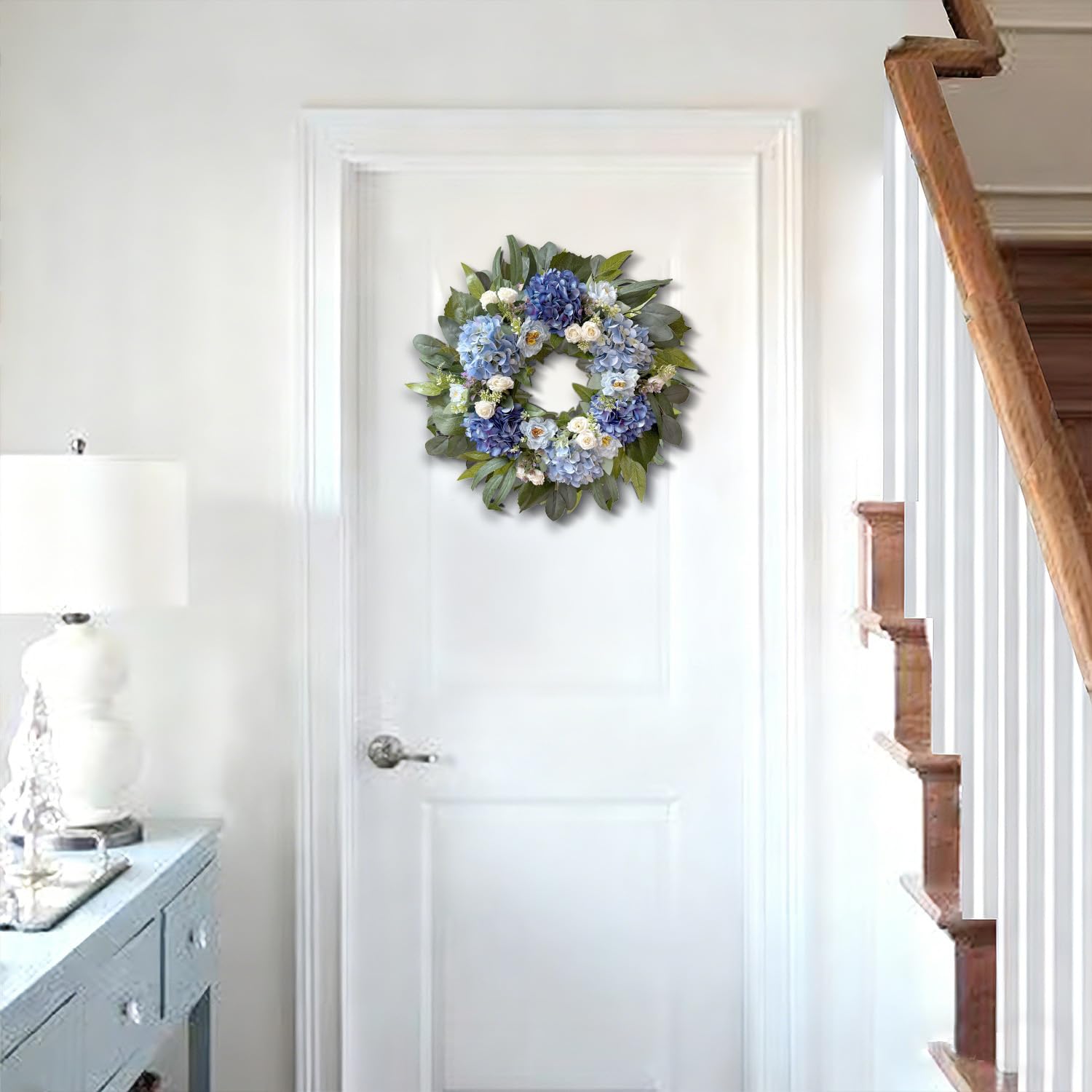 WANNA-CUL easy-to-hang wreath for quick seasonal decorating