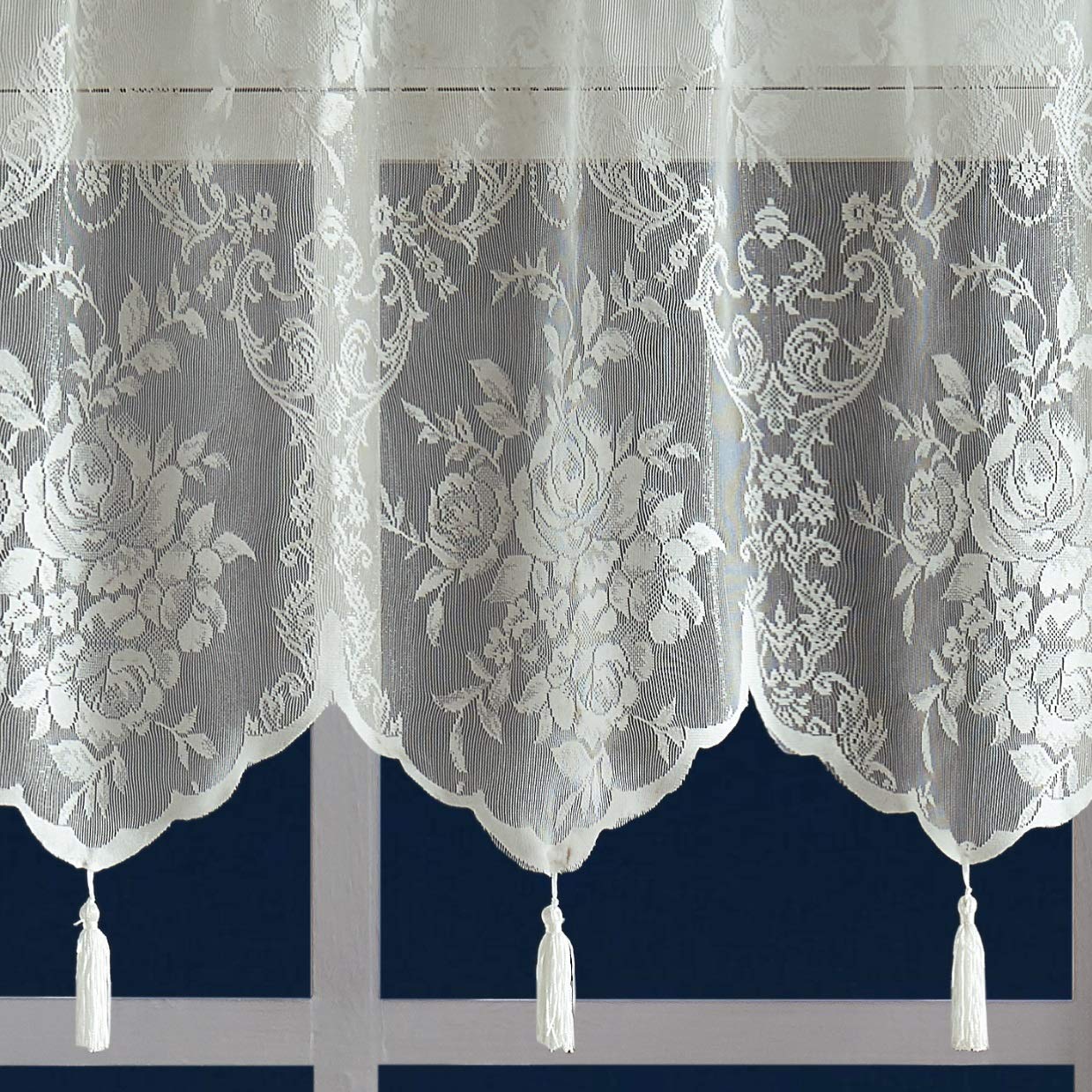 Warm Home Designs classic lace decor elevates any bathroom style and invites elegance.