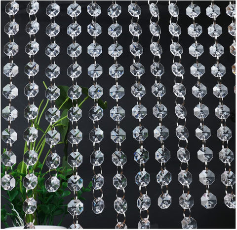 WAZHRMGHG Christmas tree crystal strands create a luminous festive touch.