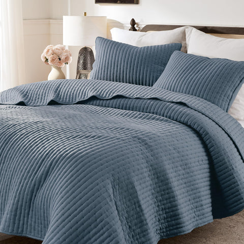 WDCOZY all-season lightweight quilt for year-round comfort.