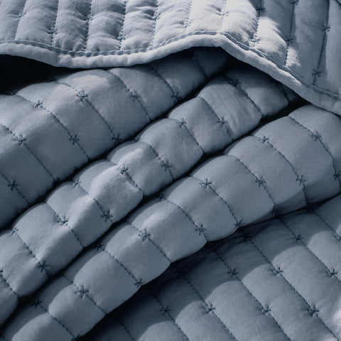 WDCOZY bedroom setup with this quilt for a cozy rustic vibe.