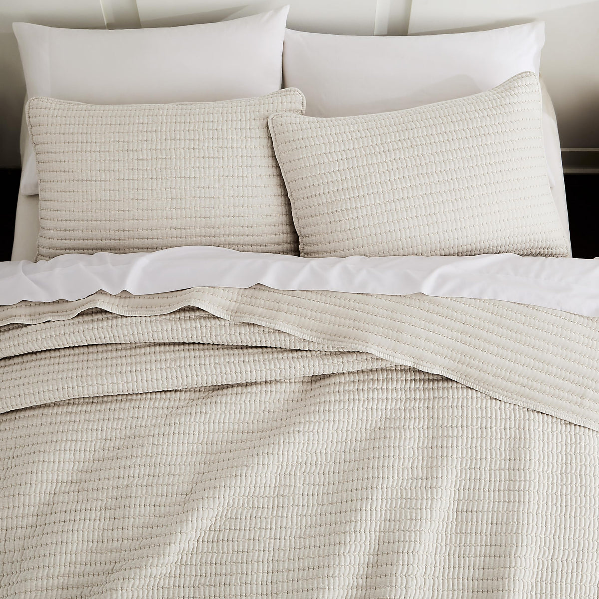 WDCOZY beige pick-stitch king-size quilt front view adds rustic charm and year-round coziness.