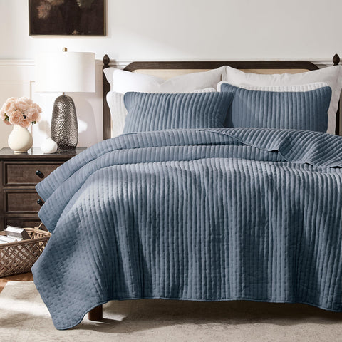 WDCOZY blue cross stitch king size quilt set showcases cozy warmth and style.