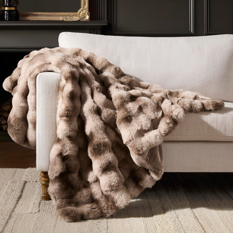 WDCOZY bubble throw blanket close-up shows plush fur texture for cozy warmth