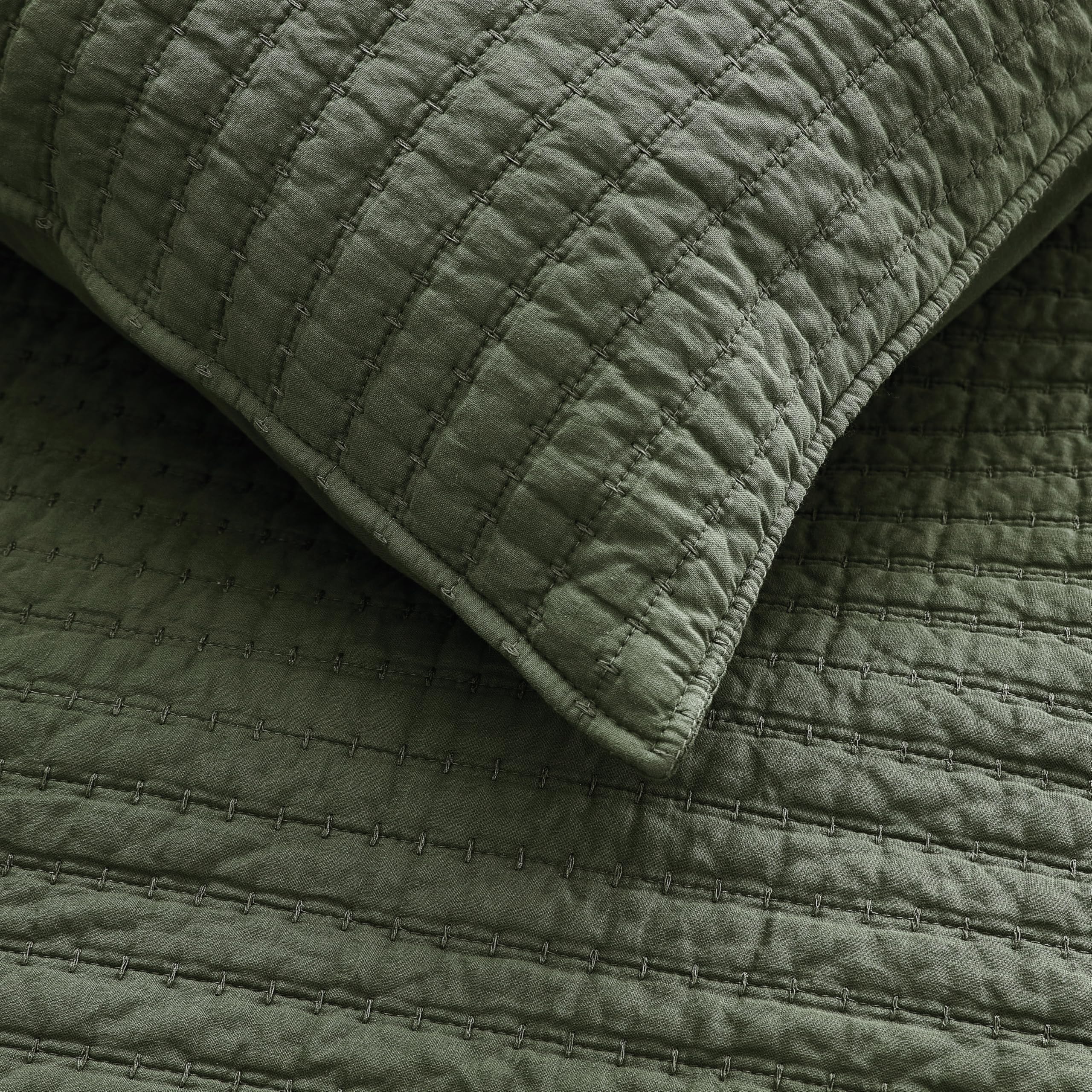 WDCOZY lightweight bedcover ideal for spring and summer nights.
