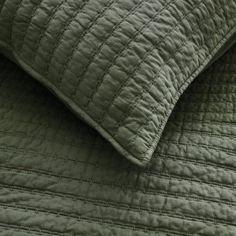 WDCOZY lightweight bedcover ideal for spring and summer nights.
