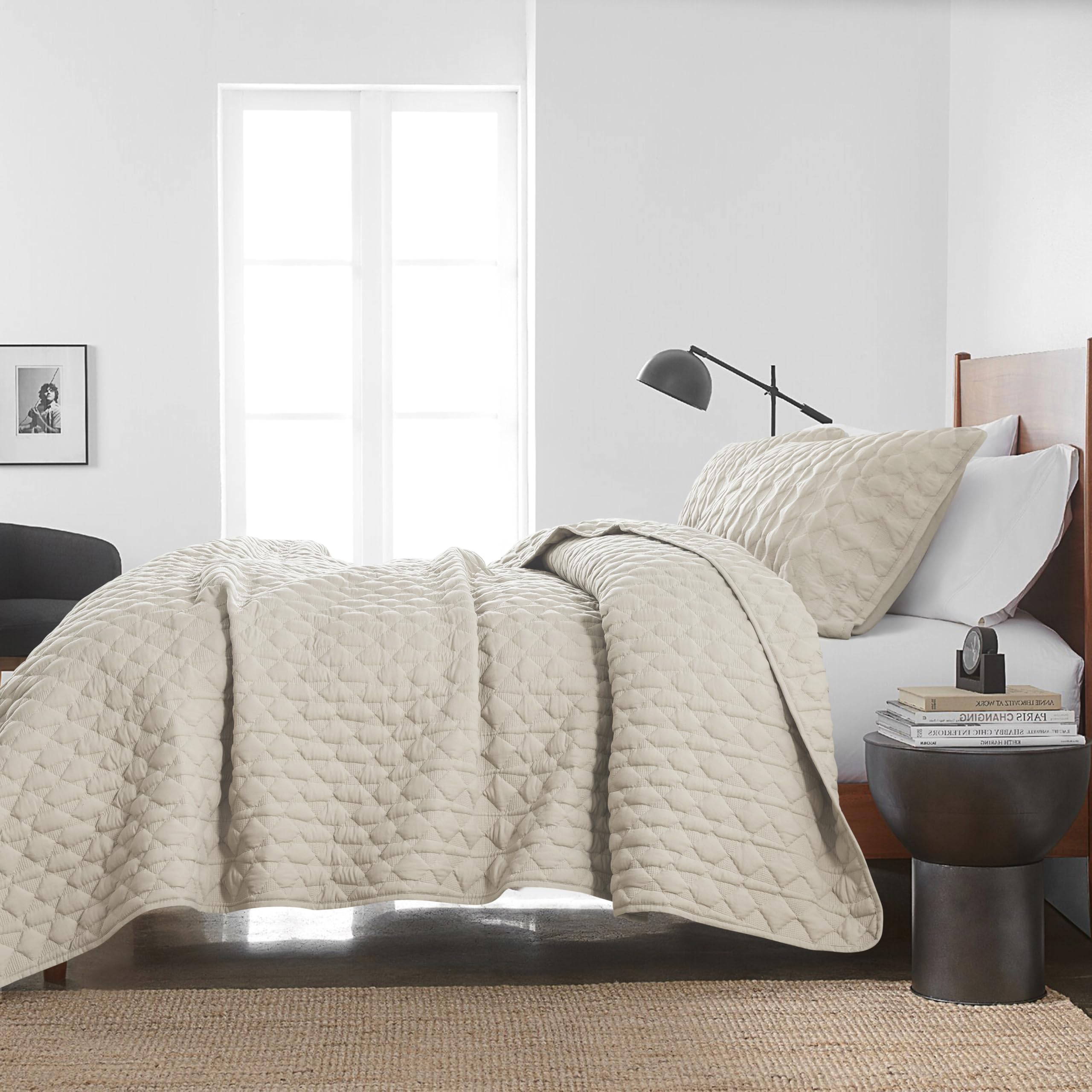Soft brushed finish seen on the WDCOZY quilt fabric.