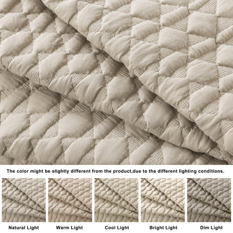 WDCOZY textured geometric stitching adds a modern, bubble-like surface to your bedding.