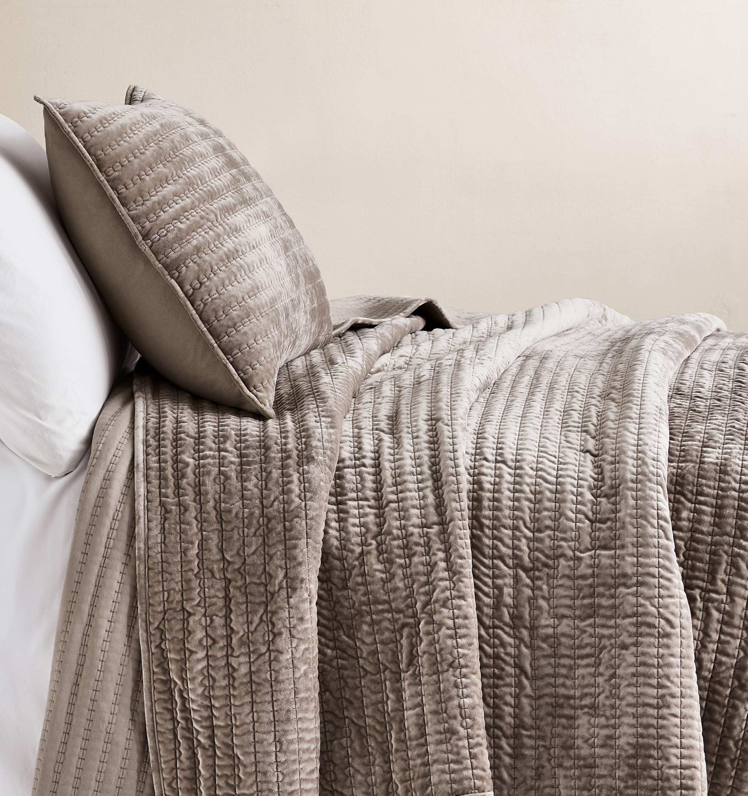 WDCOZY velvet California quilt with pillow shams enhances coordinated bedroom decor