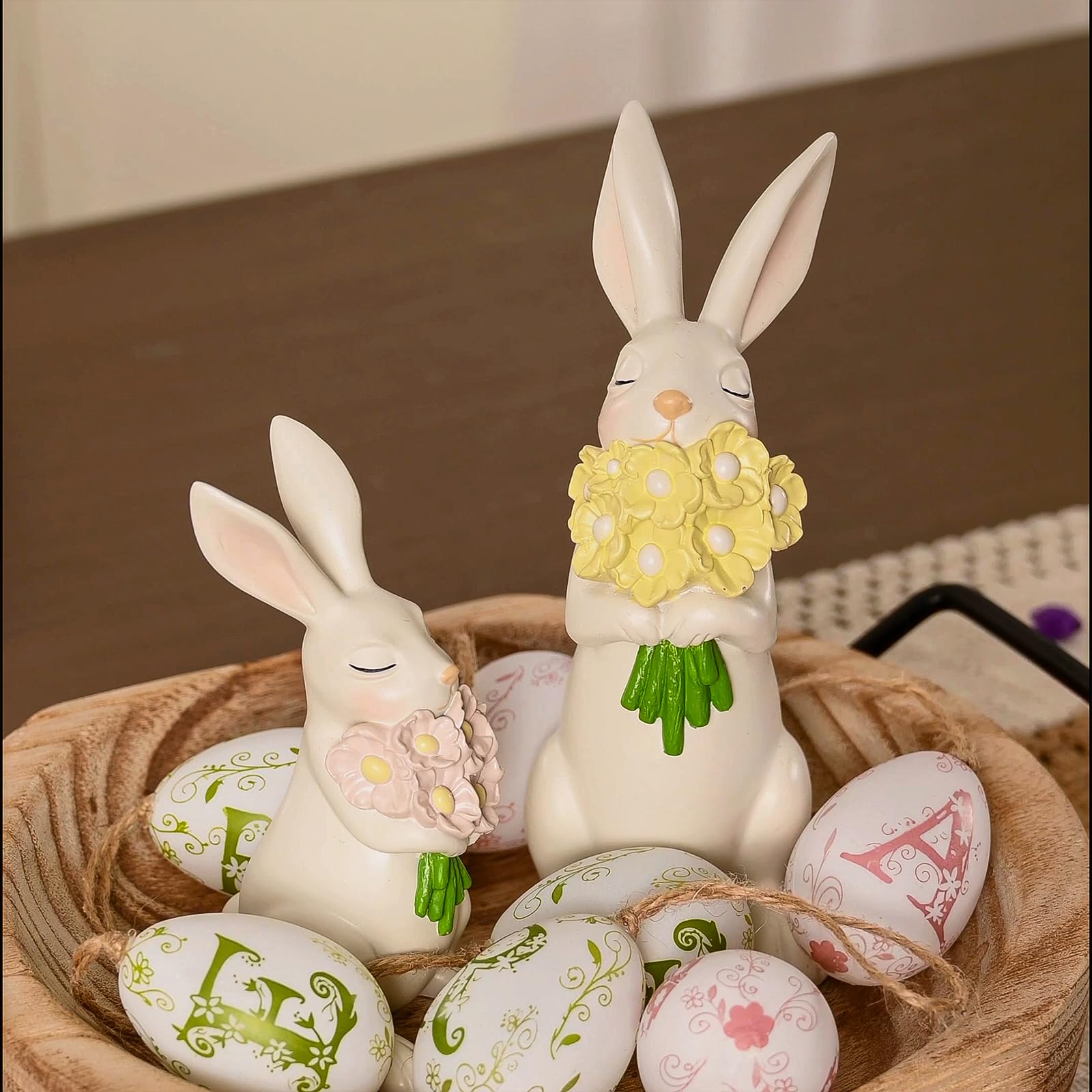 WDS WONDROUS smooth-finish resin bunny figurines for easy care