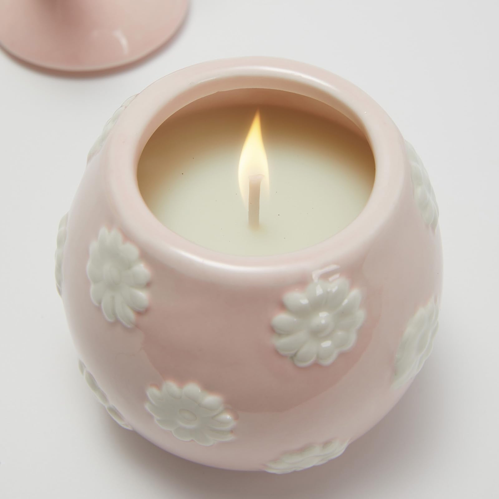 WDS WONDROUS gift-ready candle set perfect for spring gifting.