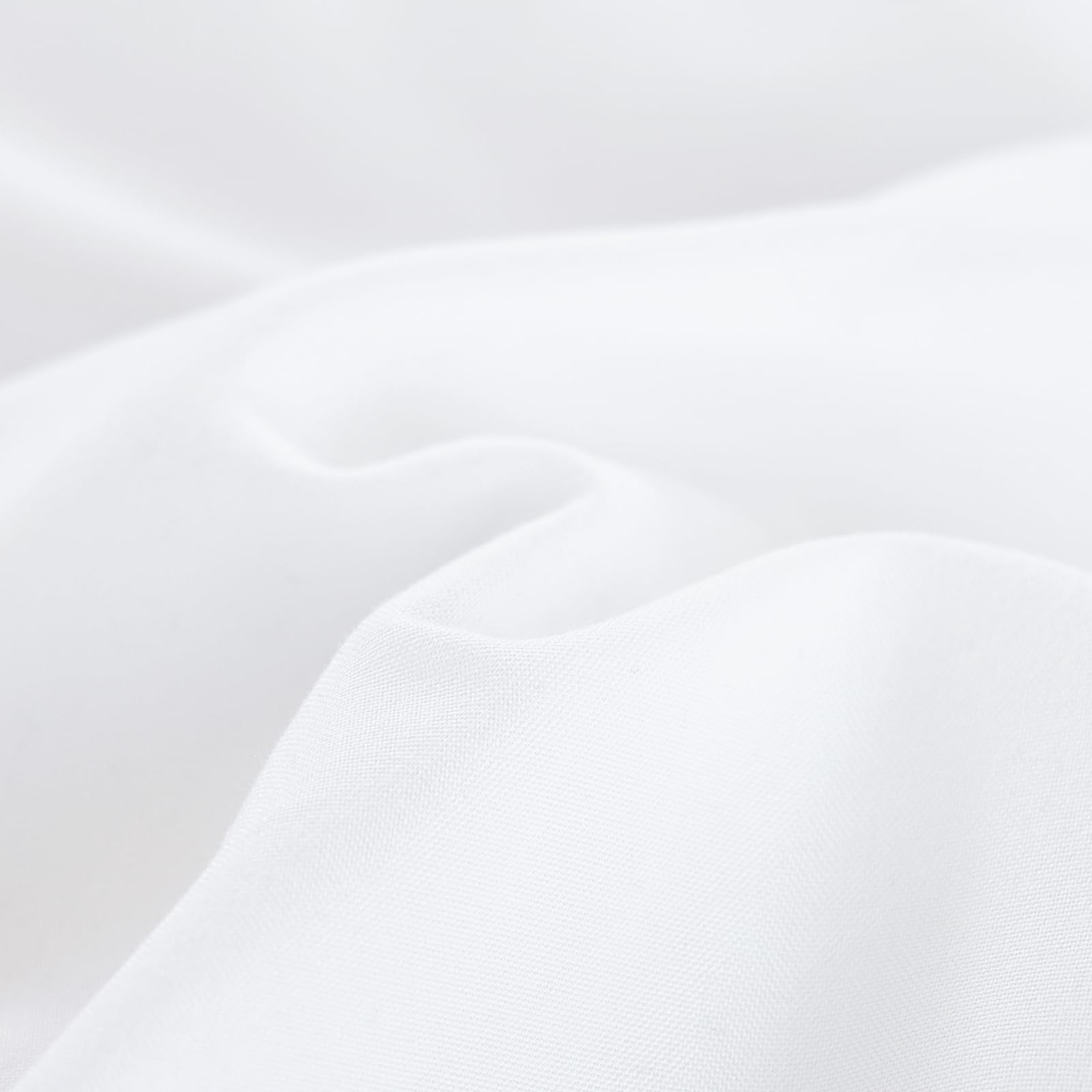Weigelia all-season lightweight warmth shown on bed