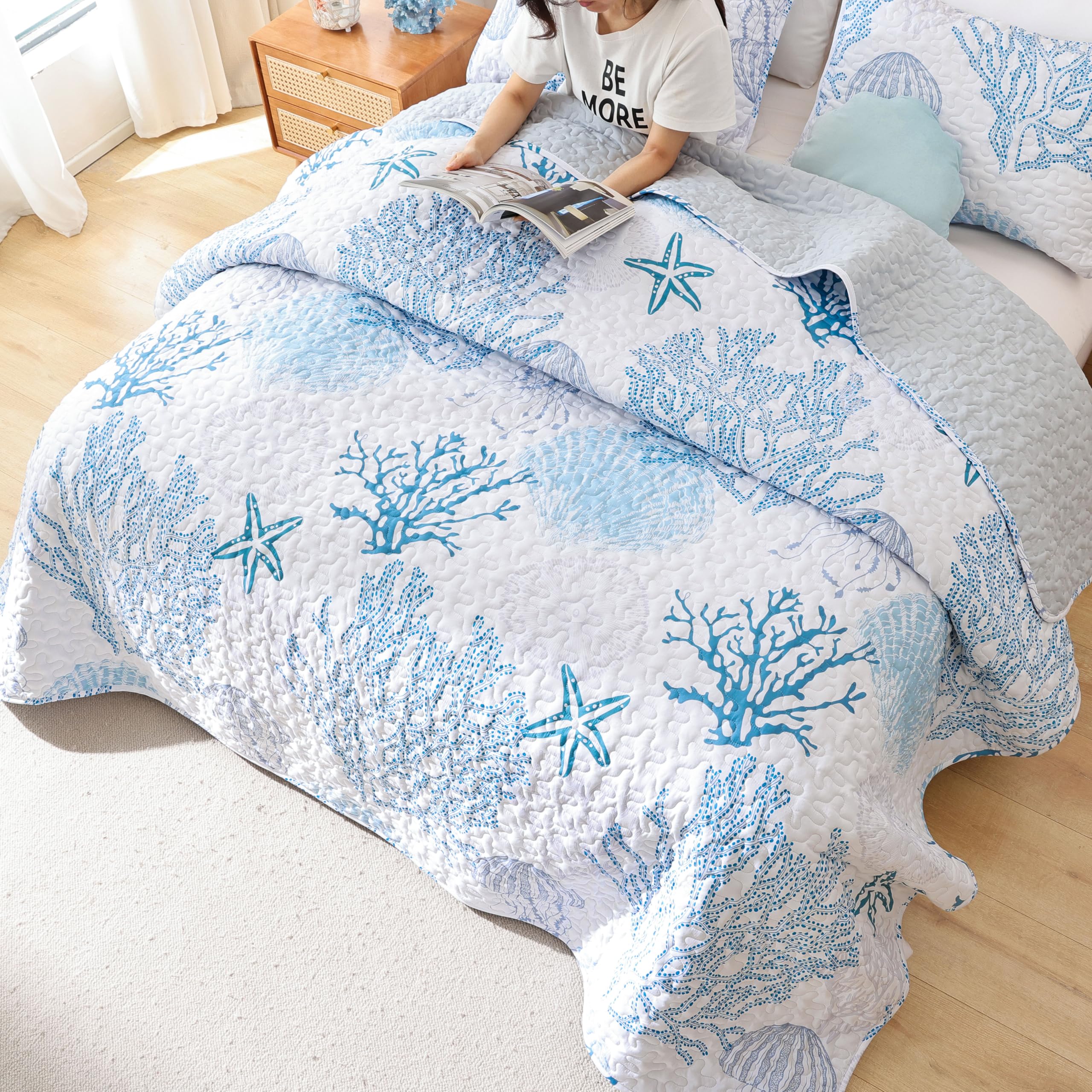 Weigelia quilt featuring seashells motif for nautical vibes.