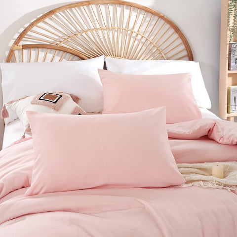Weigelia comforter in vacuum-bag packaging shows easy gifting.