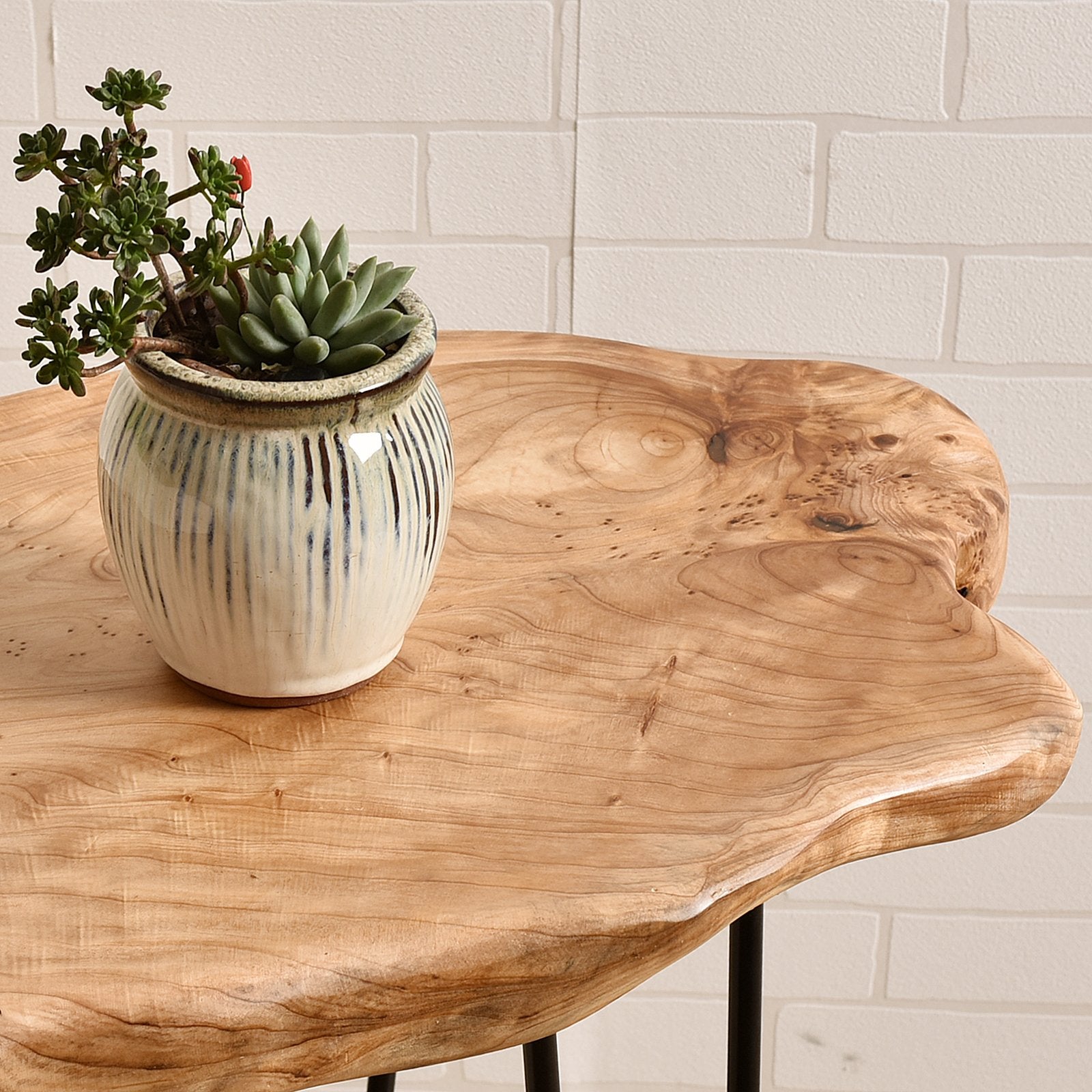 WELLAND Live Edge Cedar End Table close-up grain captures cedar texture.