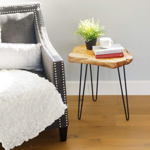 WELLAND Live Edge Cedar End Table in patio setup illustrates outdoor-friendly centerpiece.