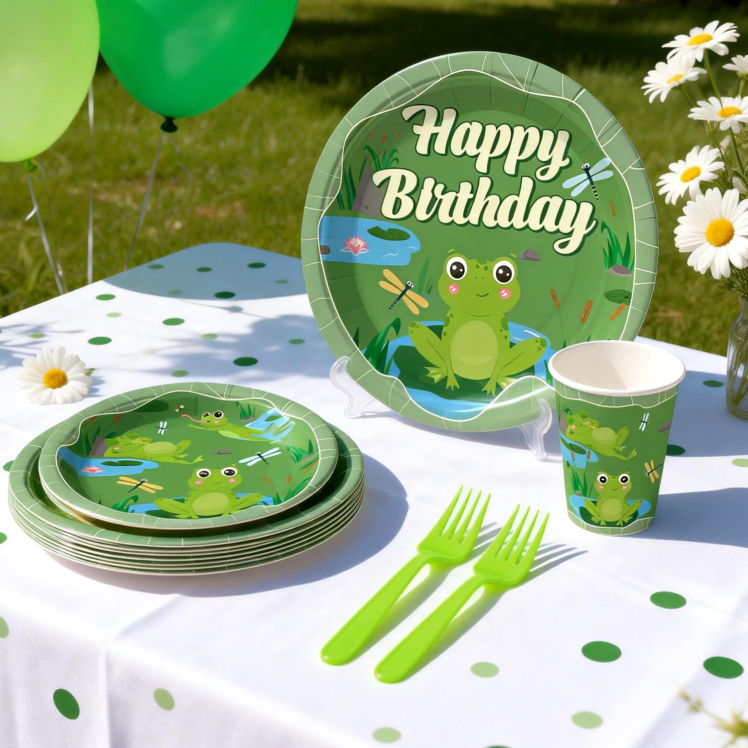 Wellspar frog centerpieces feature pond-inspired designs for table decor