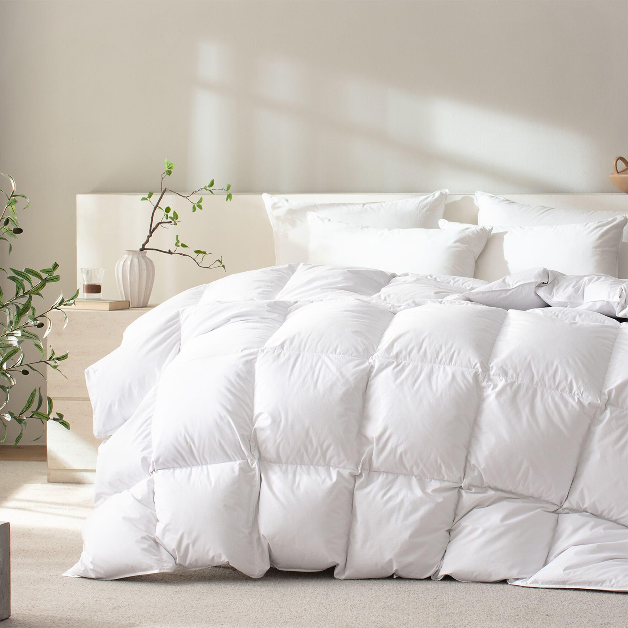 WENERSI feather down comforter cal king showing fluffy fill and warmth
