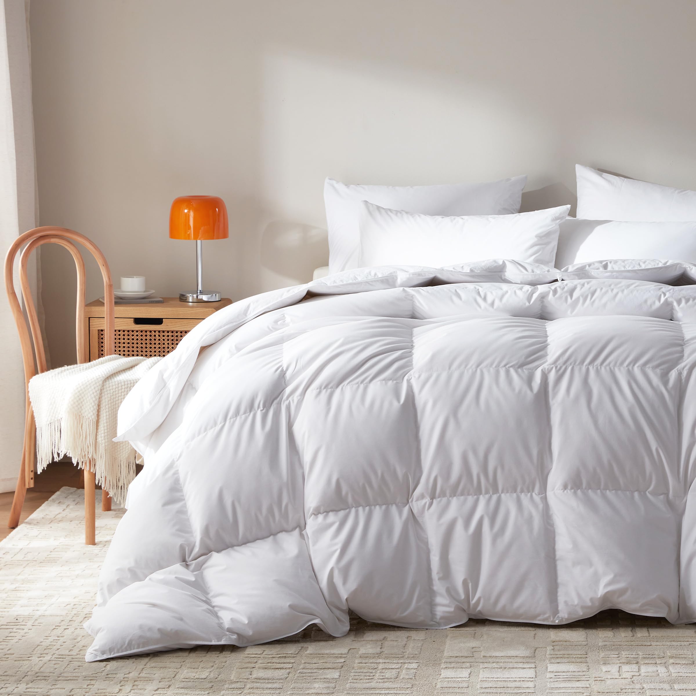 WENERSI goose-down comforter king spread shows airy warmth and loft from baffle-box design