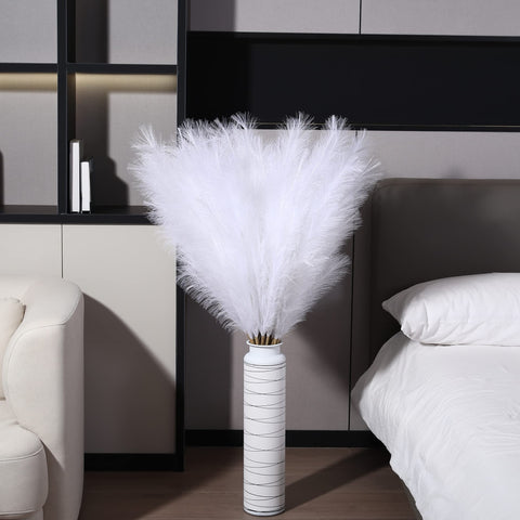 Wertuirk adjustable pampas stems fit a range of vase openings.