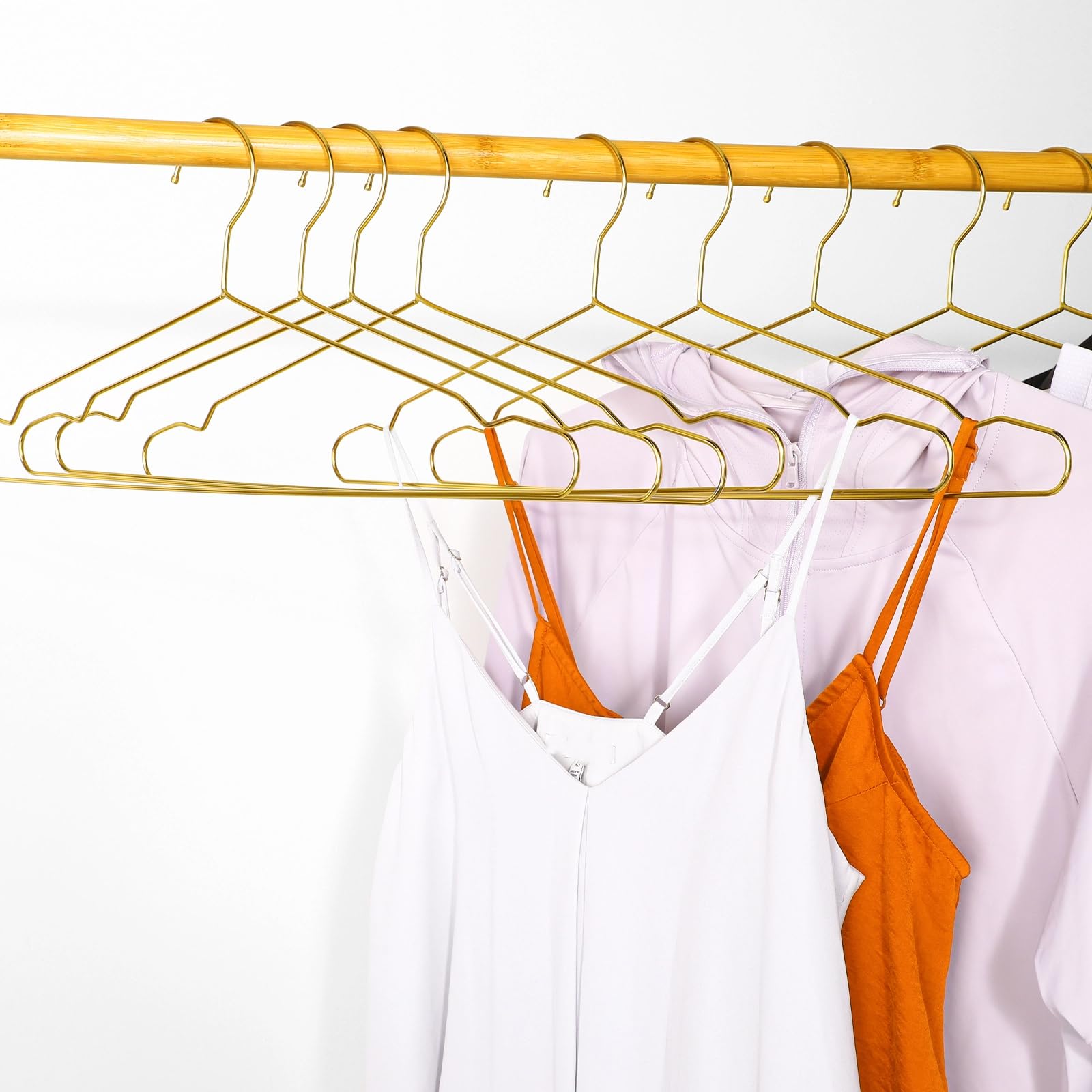 Wesiti space-saving hangers help maximize closet capacity