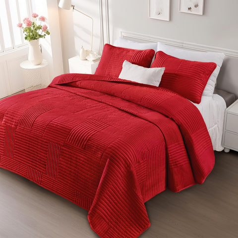 Whale Flotilla machine washable quilt simplifies care without sacrificing softness.