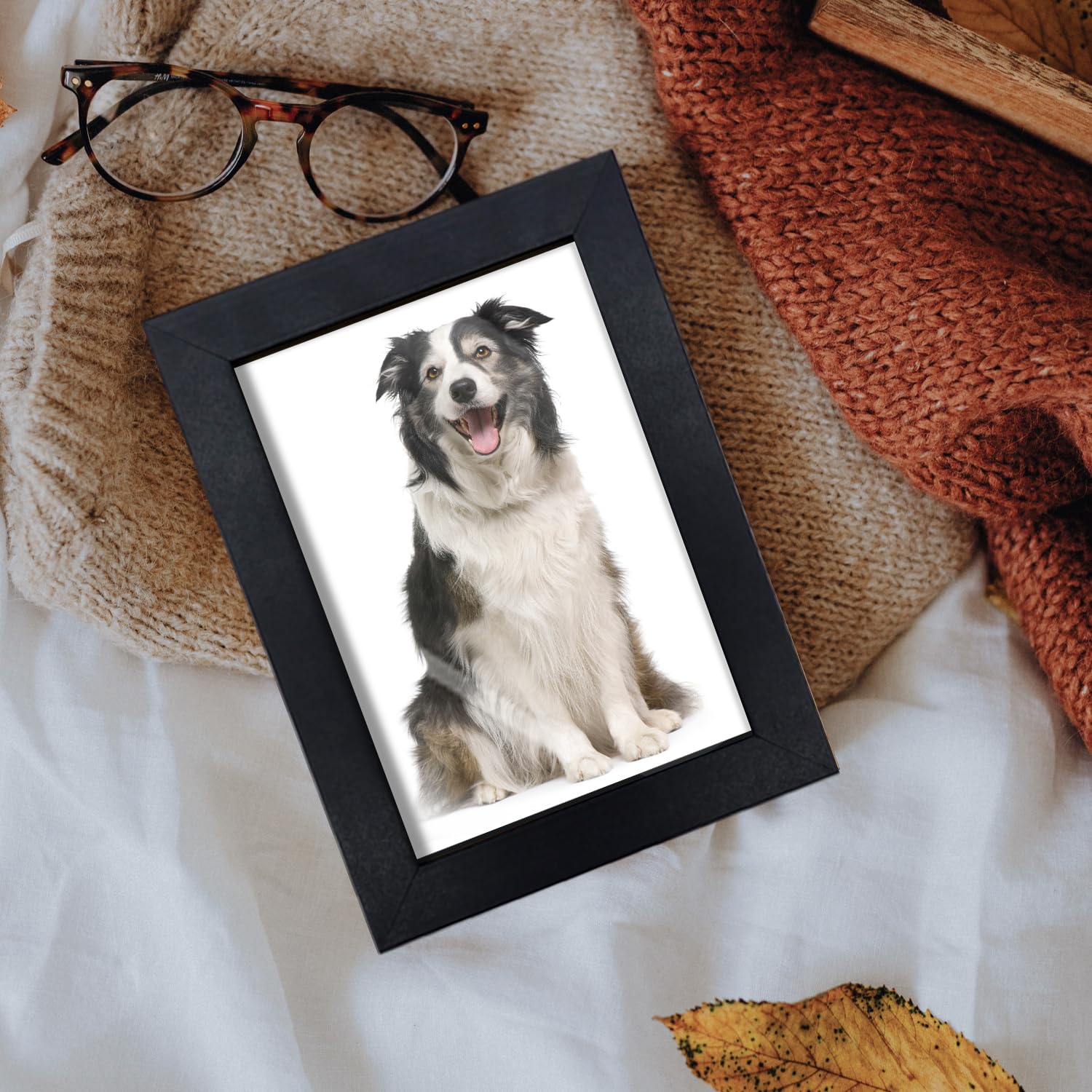WHEATHUSK gift-ready frame set enhances gifting and home decor.